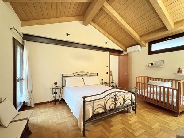 casa indipendente in vendita ad Alba