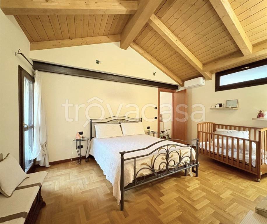 casa indipendente in vendita ad Alba