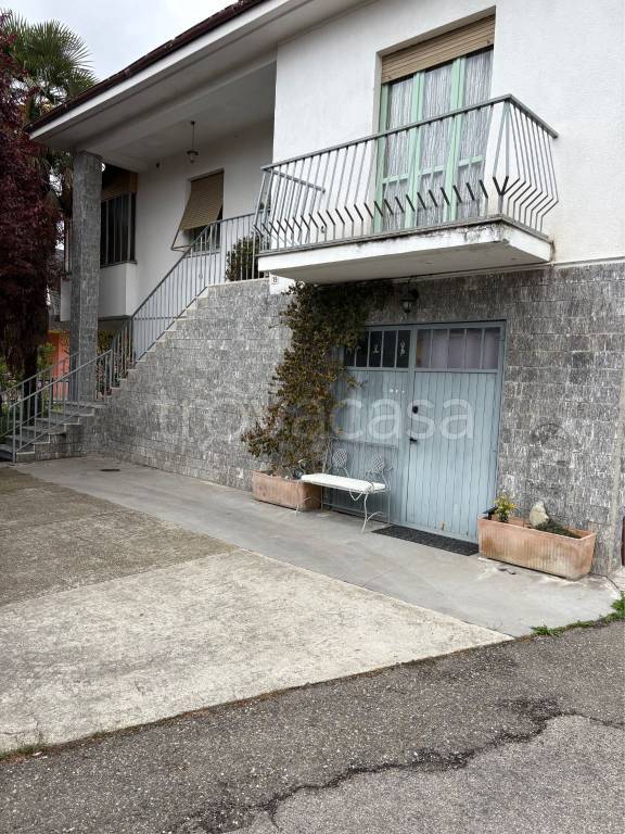 casa indipendente in vendita ad Alba