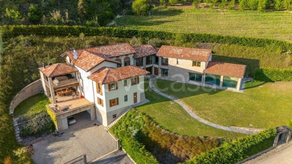 casa indipendente in vendita ad Alba