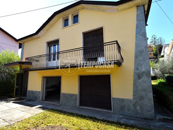 casa indipendente in vendita ad Alba