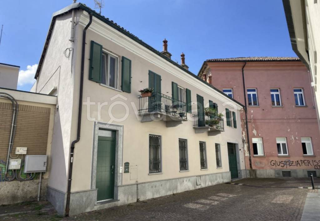 appartamento in vendita ad Alba