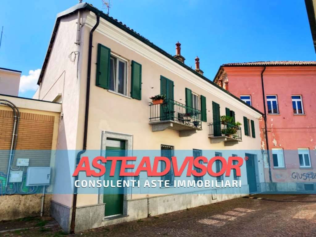 casa indipendente in vendita ad Alba