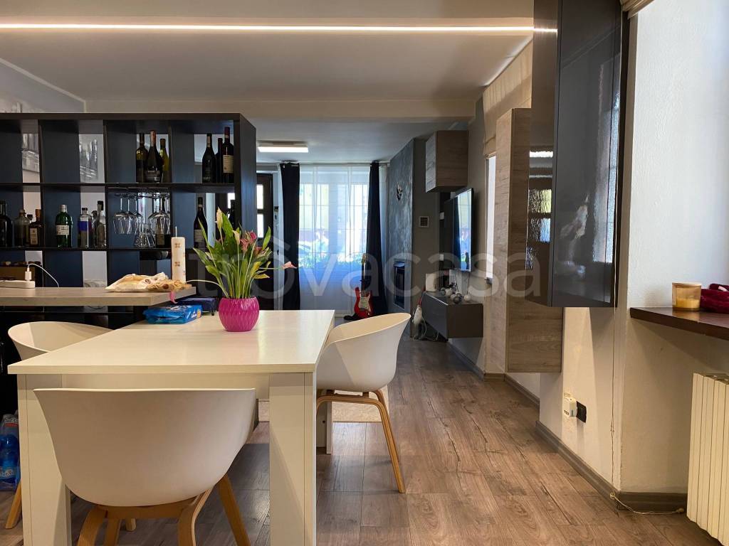 casa indipendente in vendita ad Alba