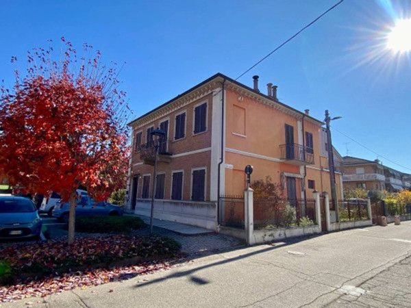 casa indipendente in vendita ad Alba