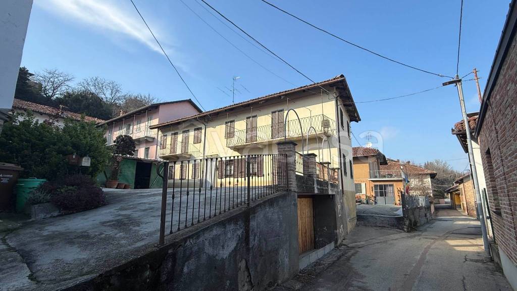 casa indipendente in vendita ad Alba