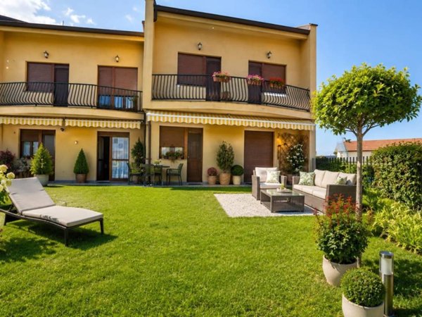 casa indipendente in vendita ad Alba