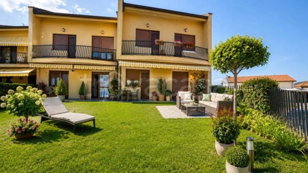 casa indipendente in vendita ad Alba