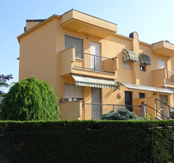 casa indipendente in vendita ad Alba