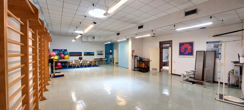 locale di sgombero in vendita ad Alba