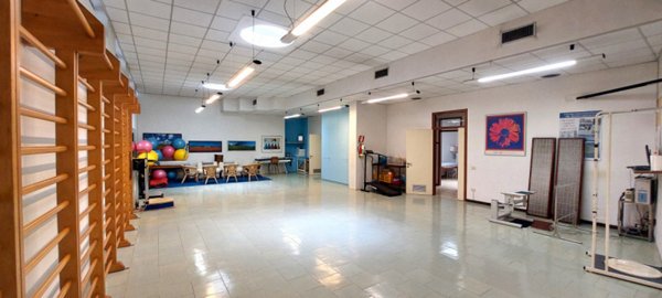 locale commerciale in vendita ad Alba