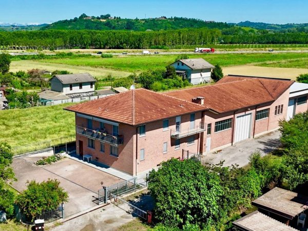 casa indipendente in vendita ad Alba