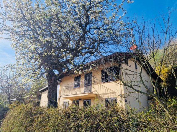 casa indipendente in vendita ad Alba