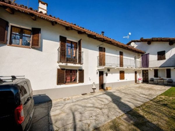 casa indipendente in vendita ad Alba