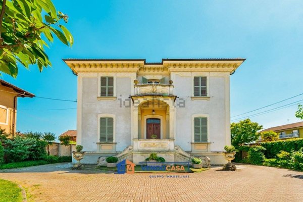 casa indipendente in vendita ad Alba