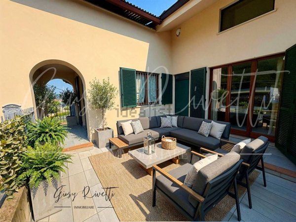 casa indipendente in vendita ad Alba