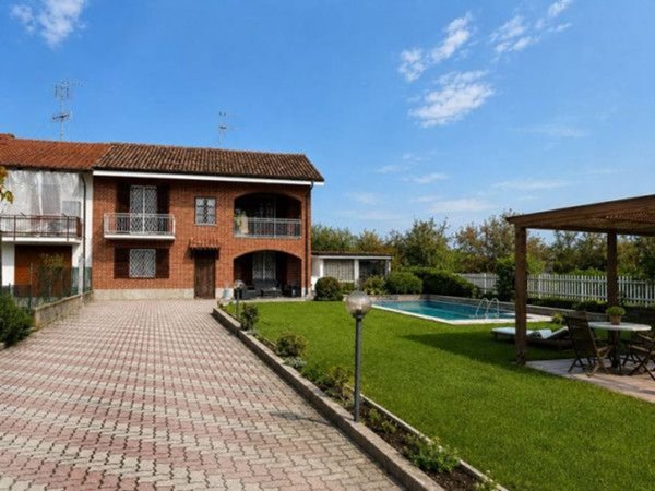 casa indipendente in vendita ad Alba