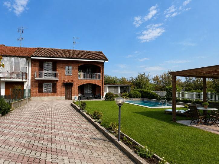 casa indipendente in vendita ad Alba