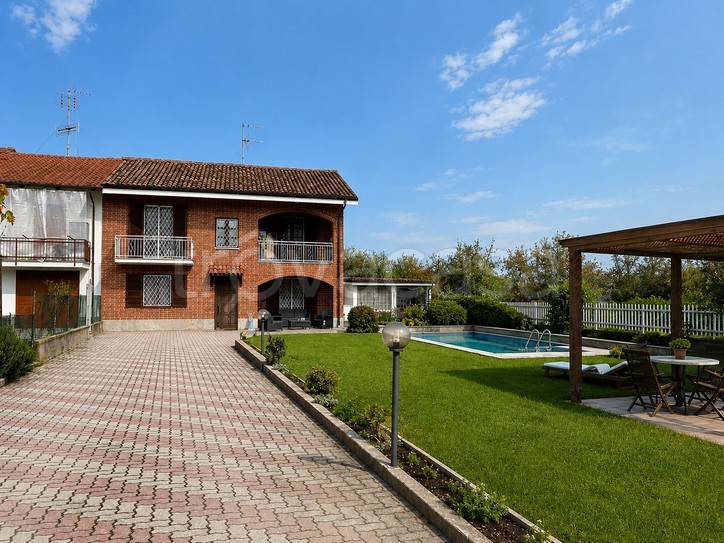 casa indipendente in vendita ad Alba