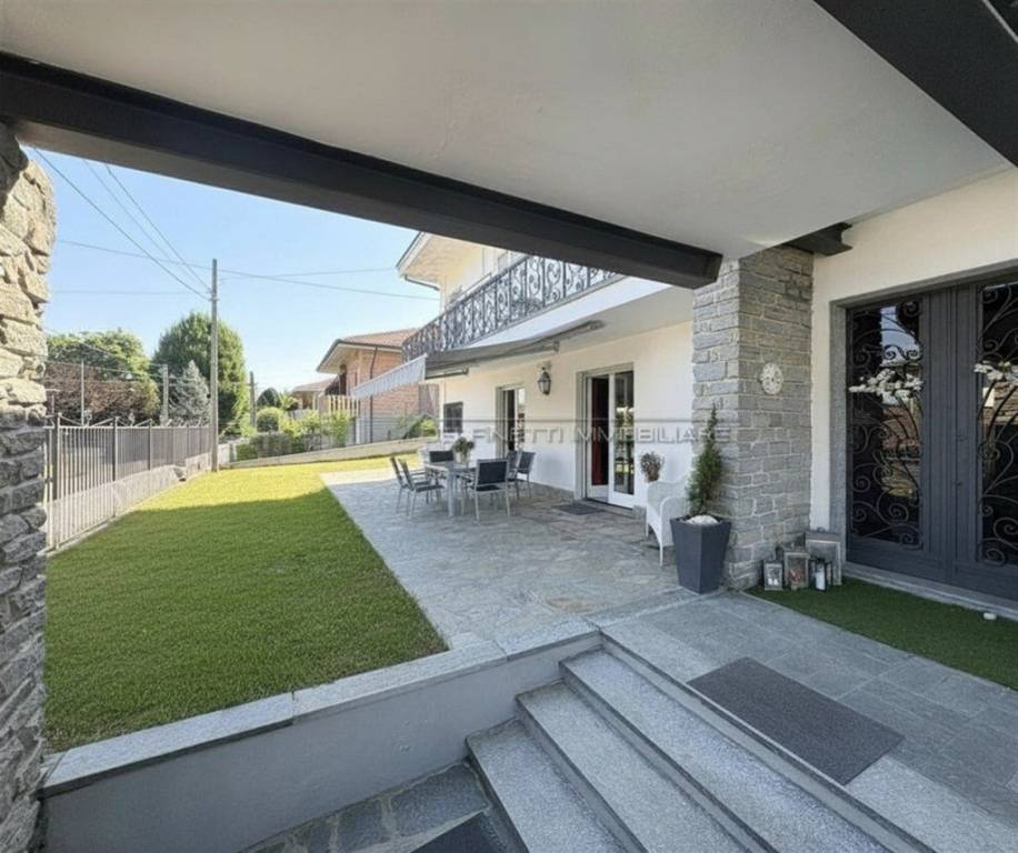 casa indipendente in vendita ad Alba