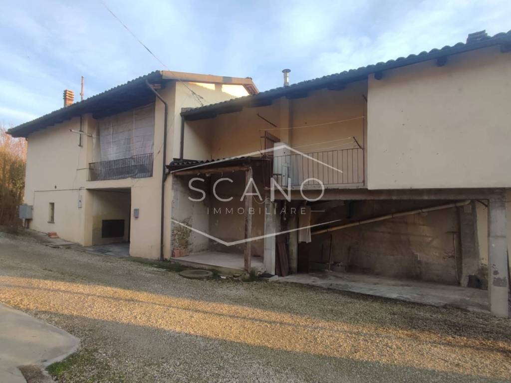 casa indipendente in vendita ad Alba
