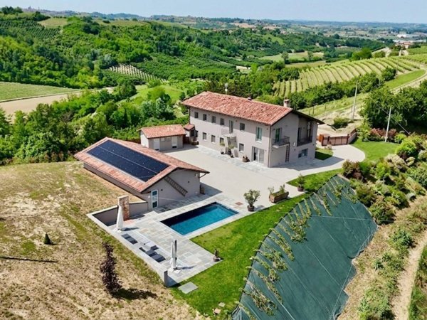 casa indipendente in vendita ad Alba