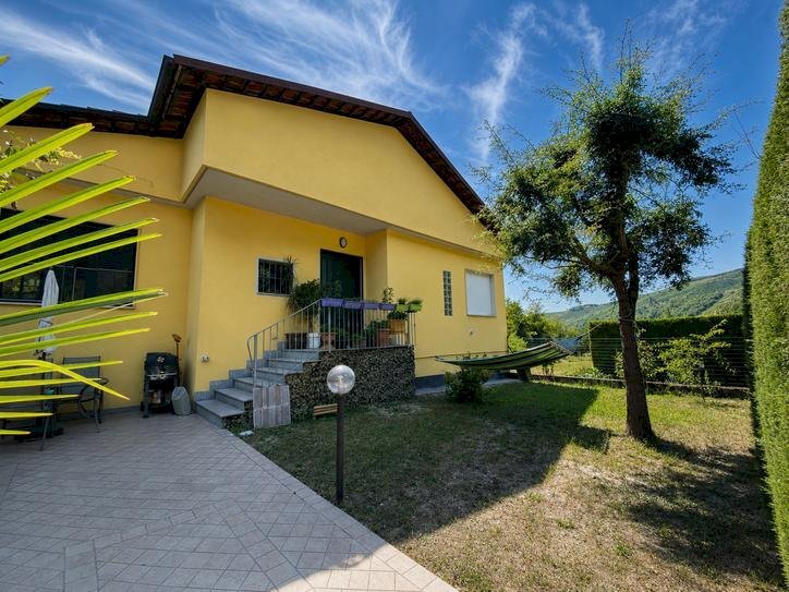 casa indipendente in vendita ad Alba