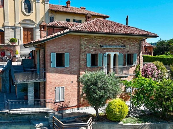 casa indipendente in vendita ad Alba