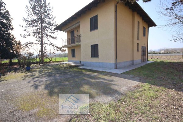 casa indipendente in vendita ad Alba