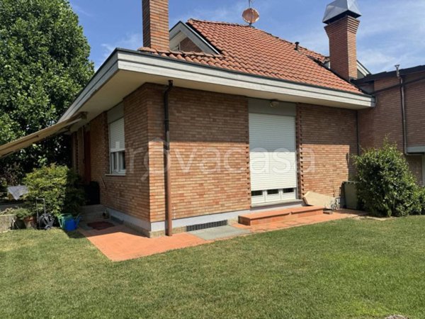 casa indipendente in vendita ad Alba