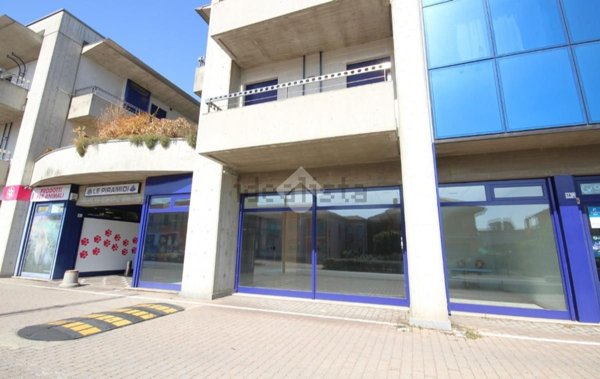 locale commerciale in vendita ad Alba in zona Mussotto