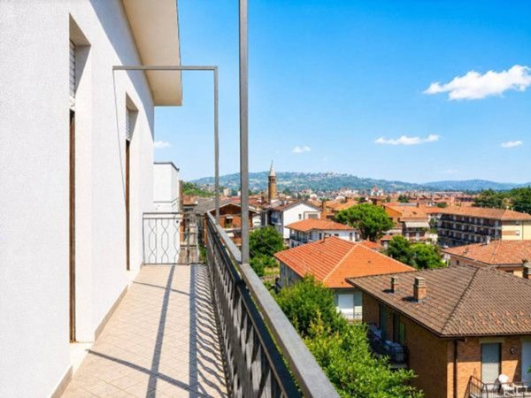 casa indipendente in vendita ad Alba