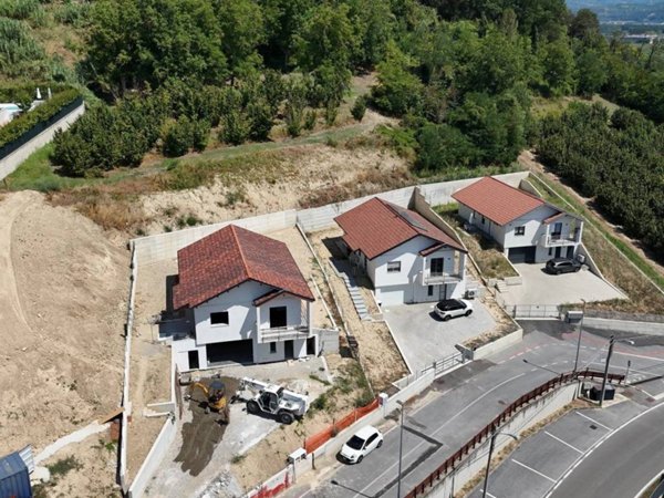 casa indipendente in vendita ad Alba
