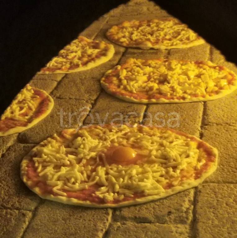 negozio in vendita ad Alba