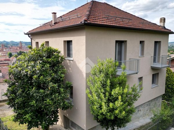 casa indipendente in vendita ad Alba