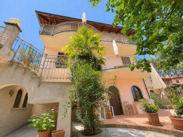 casa indipendente in vendita ad Alba in zona Mussotto