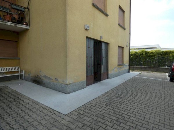 locale di sgombero in vendita ad Alba