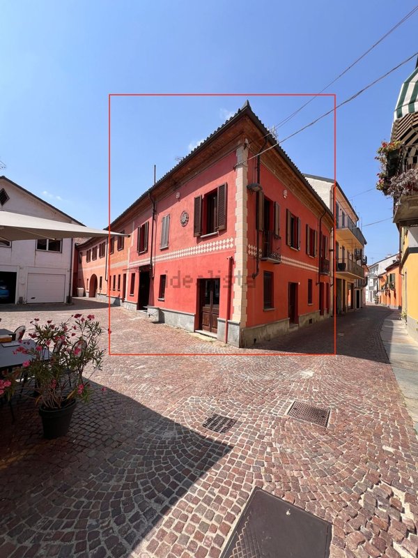 casa indipendente in vendita ad Alba