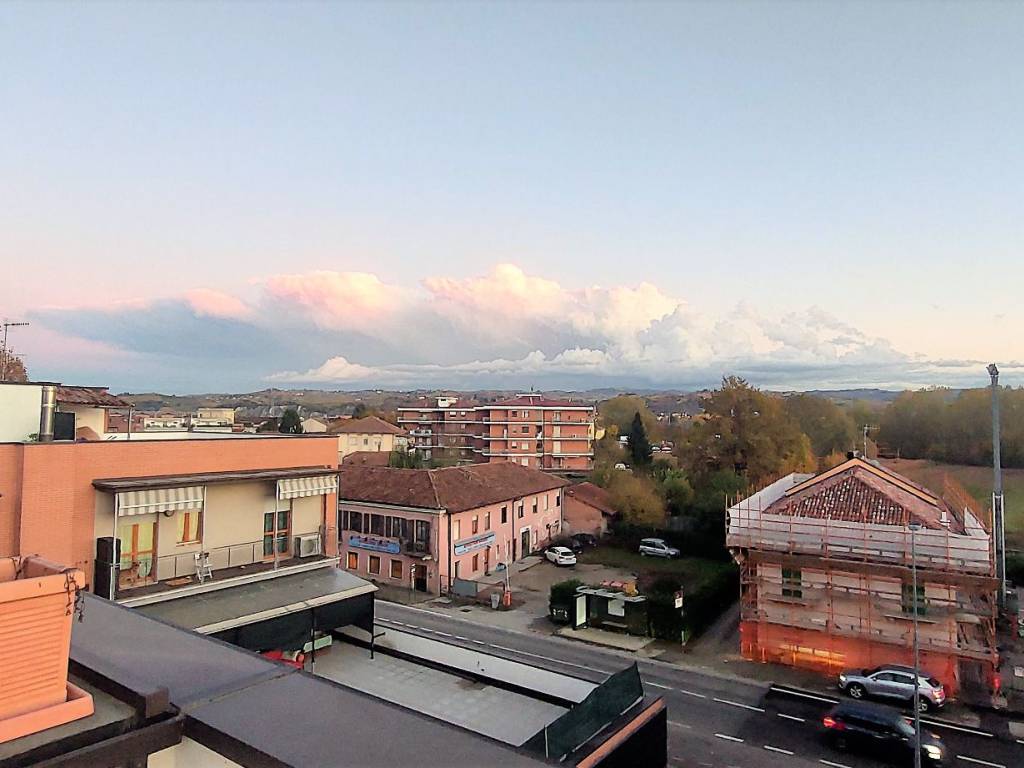 appartamento in vendita ad Alba in zona Mussotto
