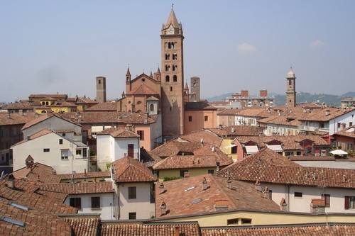 locale di sgombero in vendita ad Alba