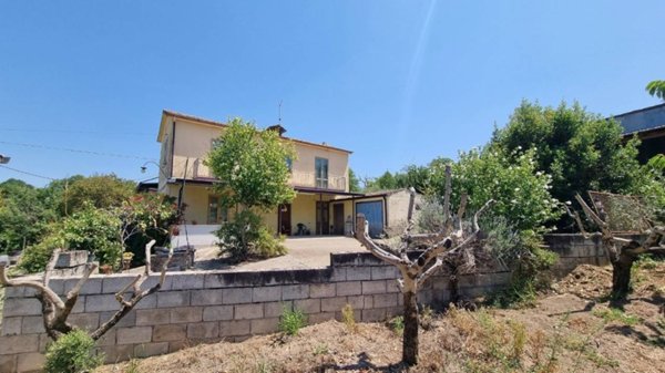 casa indipendente in vendita a Melito Irpino