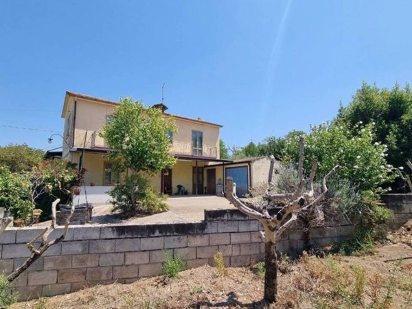 casa indipendente in vendita a Melito Irpino