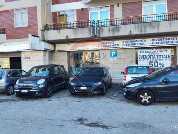 locale commerciale in vendita a Mercogliano in zona Torrette