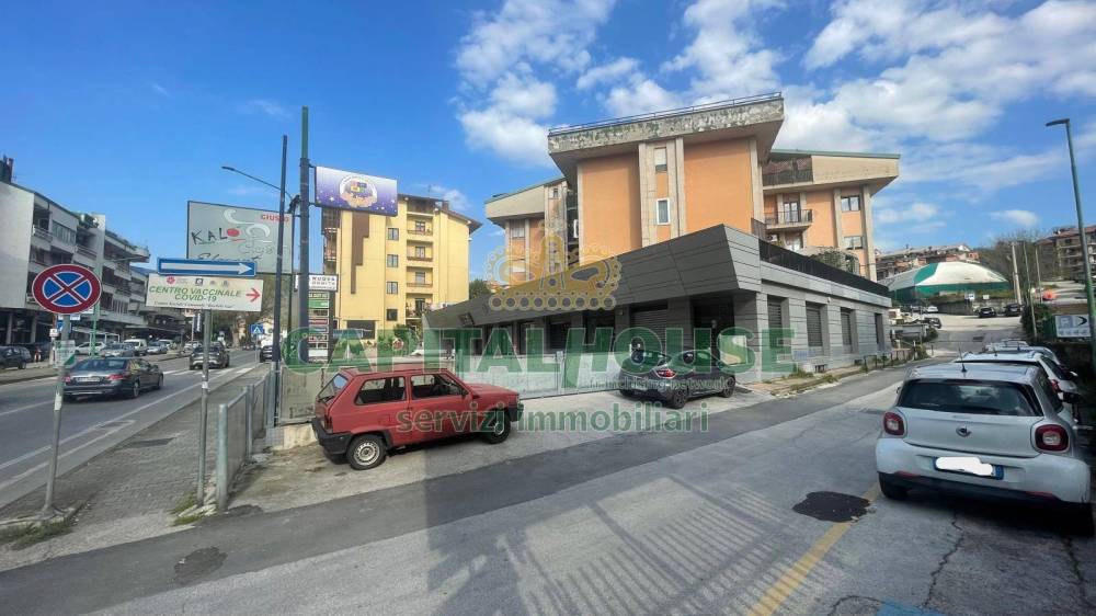 locale commerciale in vendita a Mercogliano in zona Torrette