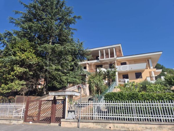 casa indipendente in vendita a Mercogliano in zona Montevergine