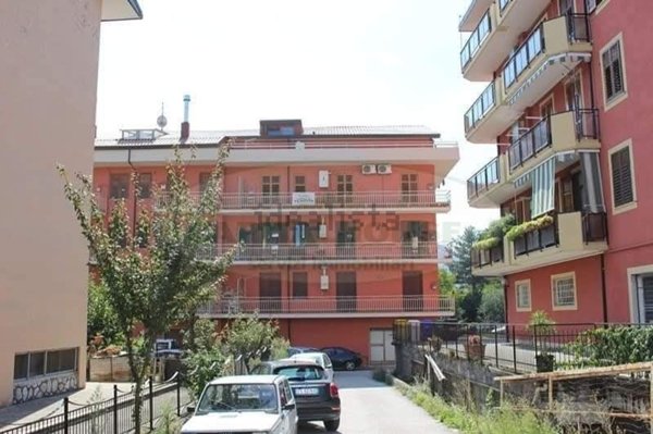 locale commerciale in vendita a Mercogliano in zona Torrette