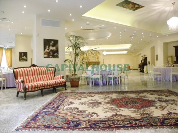 locale commerciale in vendita a Mercogliano