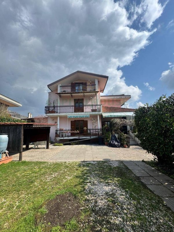casa indipendente in vendita a Mercogliano