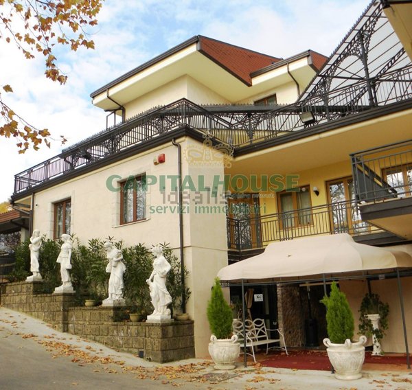 locale commerciale in vendita a Mercogliano