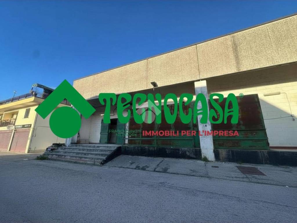 locale commerciale in vendita a Mercogliano in zona Torrette